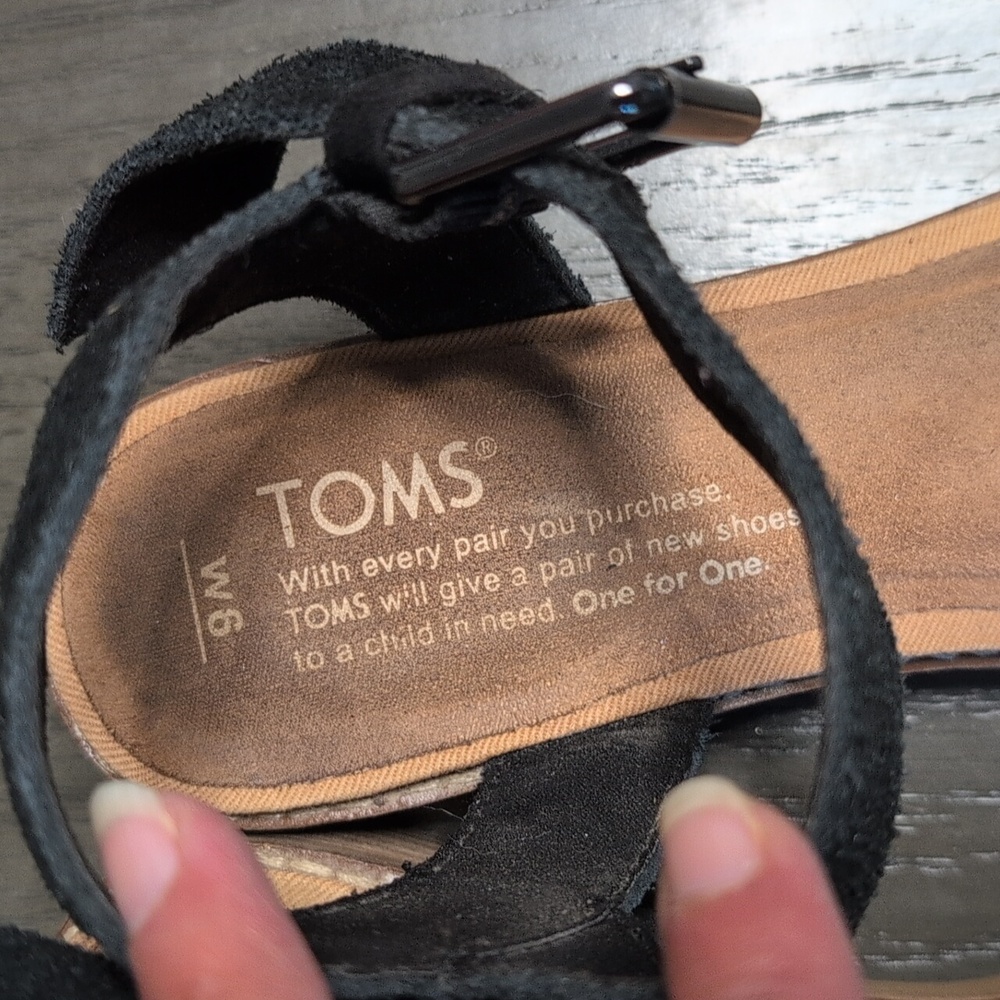 TOMS SANDALS - Picture 3 of 6
